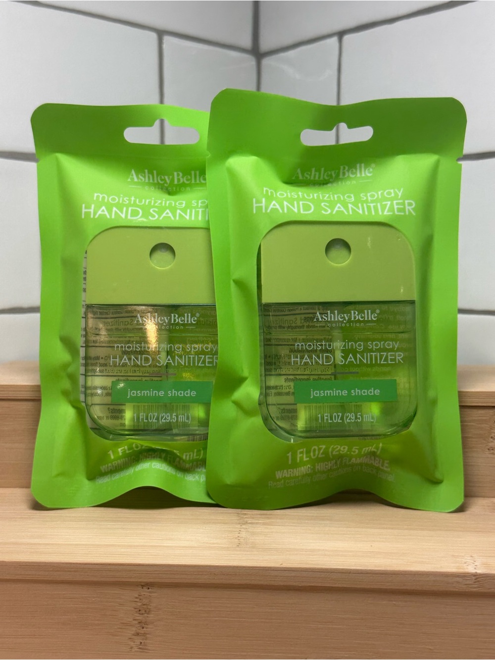 Jasmine Shade Moisturizing Spray Hand Sanitizer